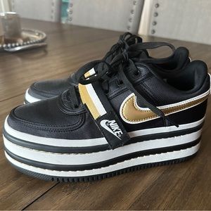 Nike Vandal 2k Metallic Gold and Black Size 8 platform sneakers
